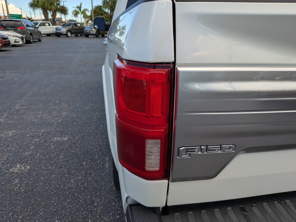 Ford F-150 Vehicle Full-screen Gallery Image 08