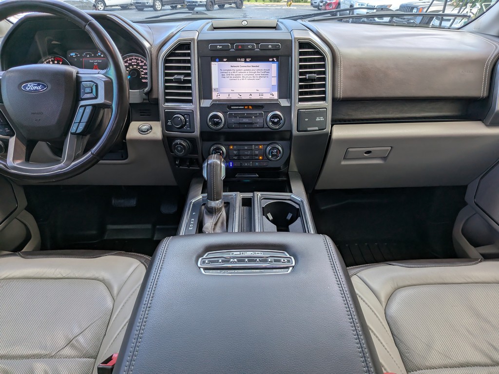 Ford F-150 Vehicle Full-screen Gallery Image 12