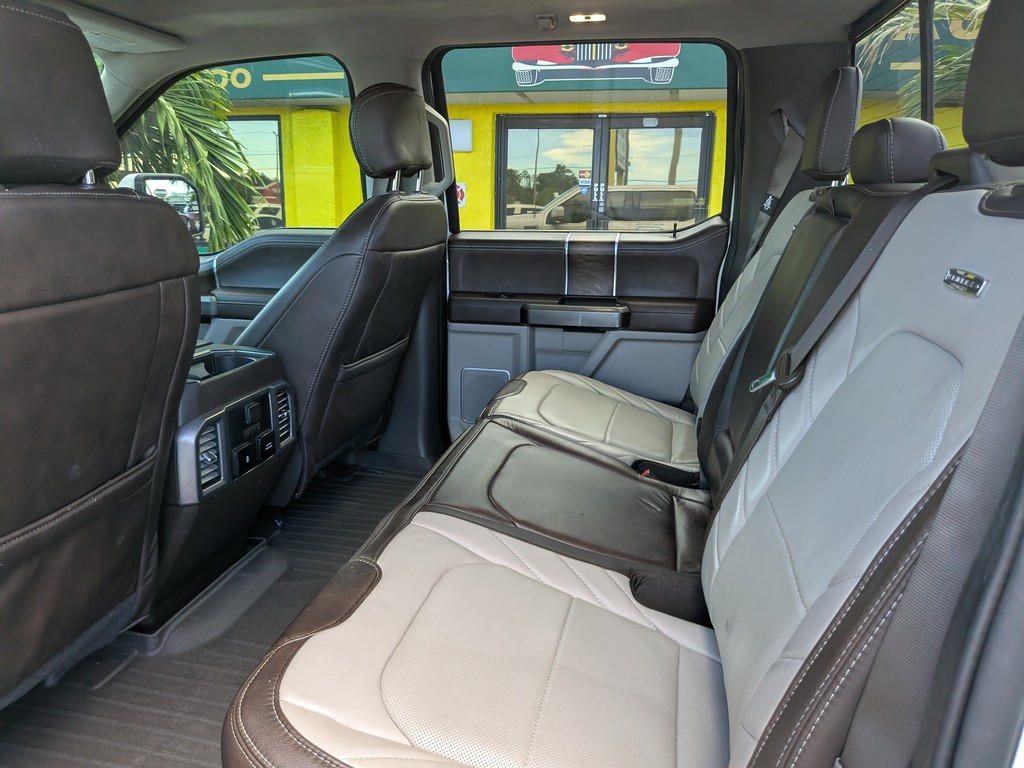 Ford F-150 Vehicle Full-screen Gallery Image 14