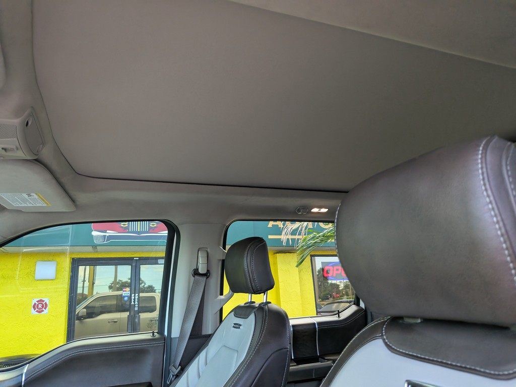 Ford F-150 Vehicle Full-screen Gallery Image 18