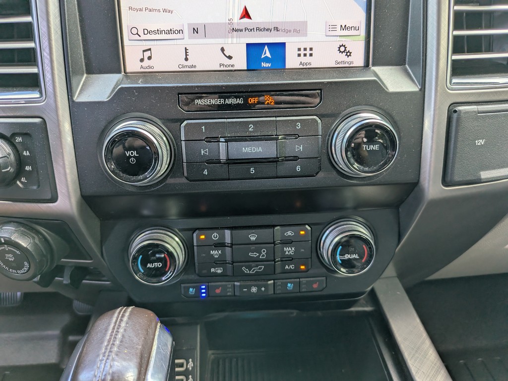 Ford F-150 Vehicle Full-screen Gallery Image 22