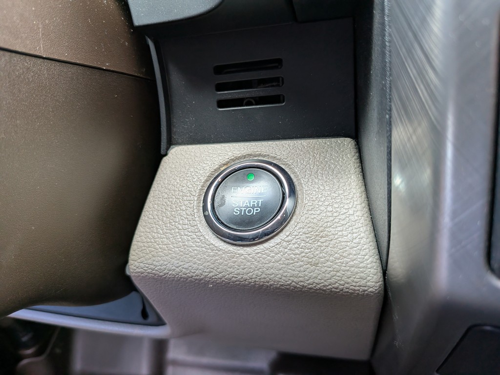 Ford F-150 Vehicle Full-screen Gallery Image 25