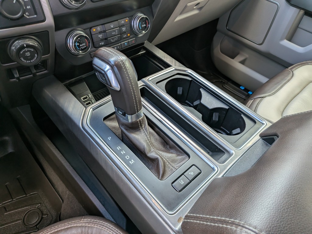Ford F-150 Vehicle Full-screen Gallery Image 26