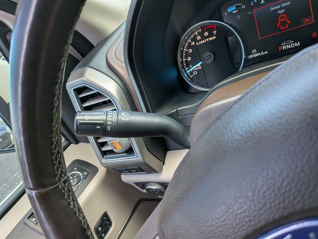 Ford F-150 Vehicle Full-screen Gallery Image 31