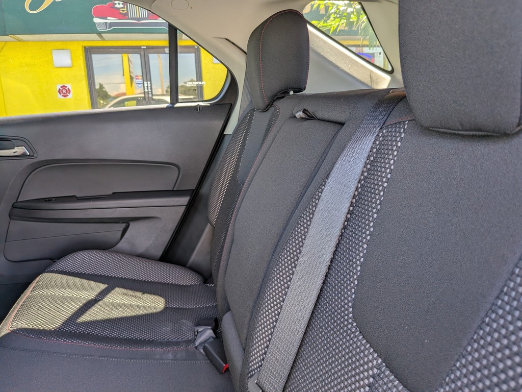 Chevrolet Equinox Vehicle Full-screen Gallery Image 15