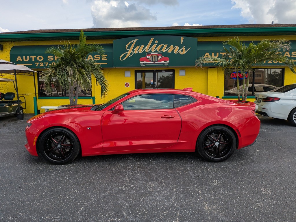 Chevrolet Camaro Vehicle Full-screen Gallery Image 03