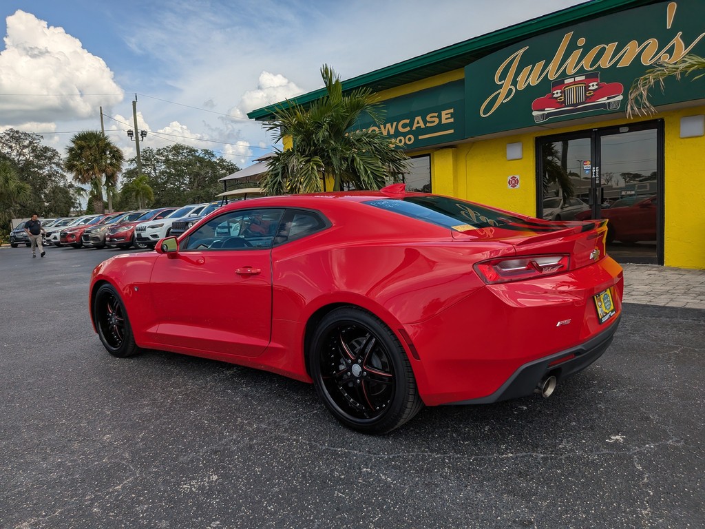 Chevrolet Camaro Vehicle Full-screen Gallery Image 04