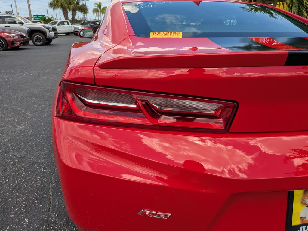 Chevrolet Camaro Vehicle Full-screen Gallery Image 08