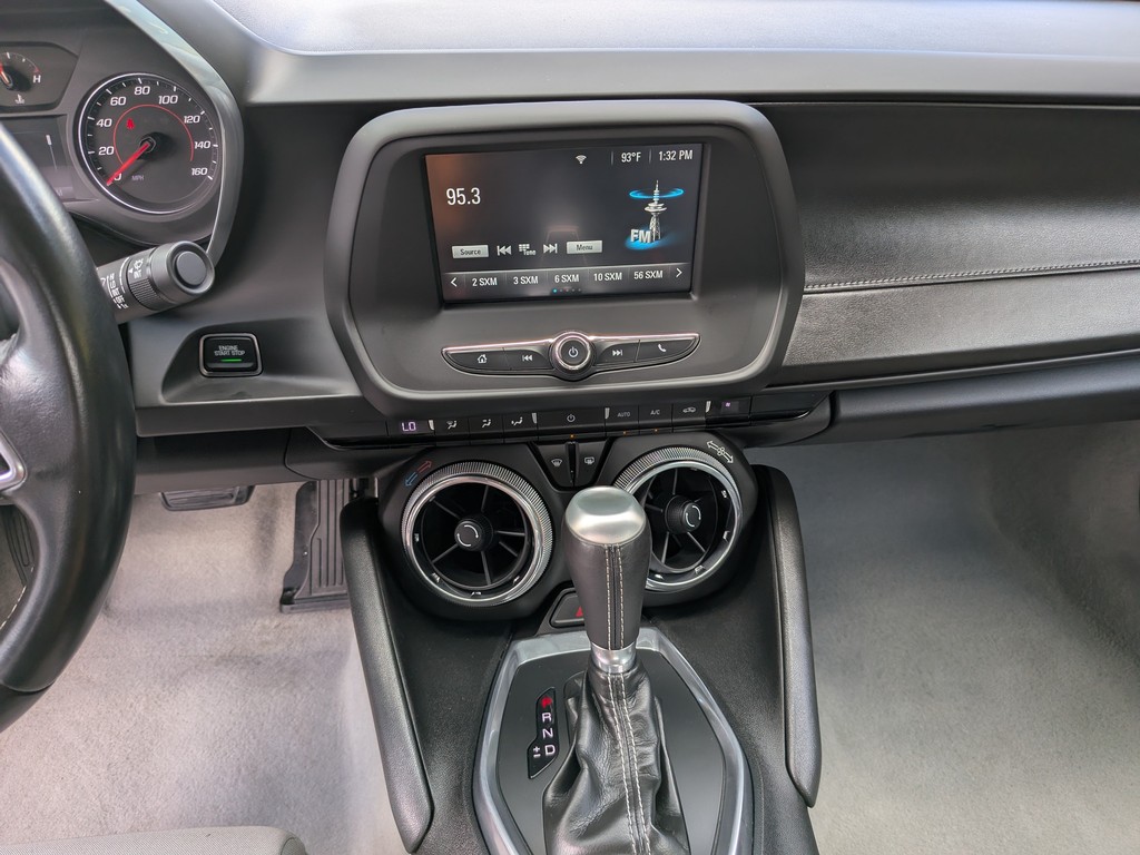 Chevrolet Camaro Vehicle Full-screen Gallery Image 14