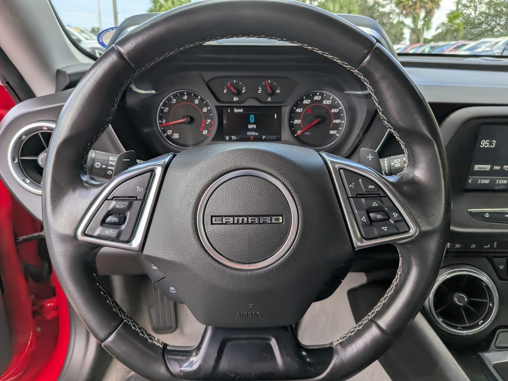 Chevrolet Camaro Vehicle Full-screen Gallery Image 26