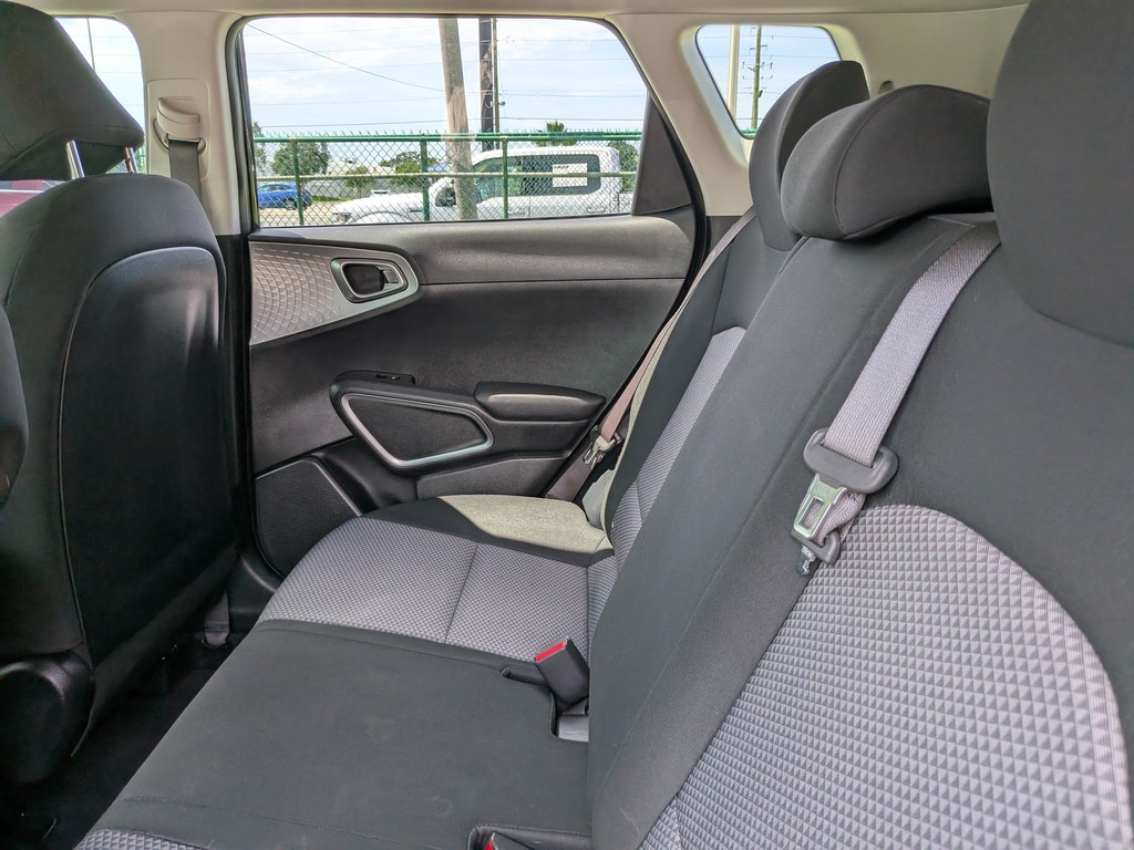 Kia Soul Vehicle Full-screen Gallery Image 07