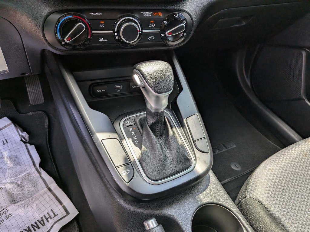 Kia Soul Vehicle Full-screen Gallery Image 14