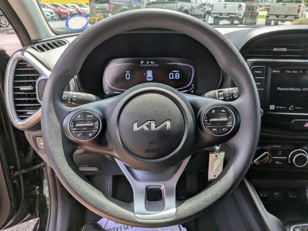 Kia Soul Vehicle Full-screen Gallery Image 17
