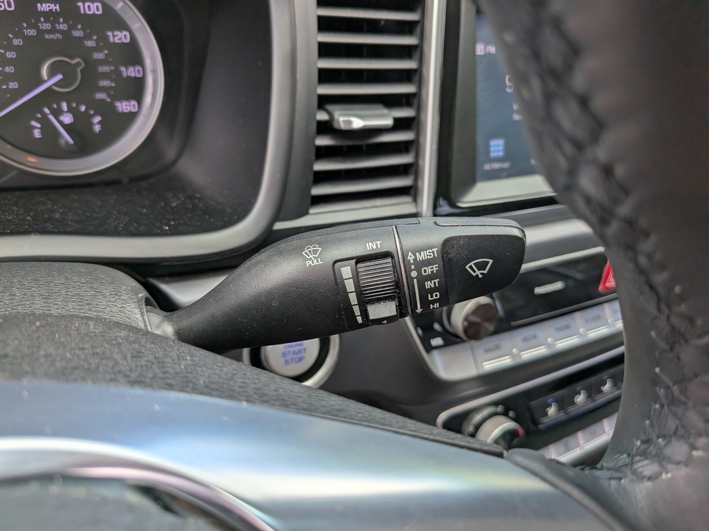 Hyundai Sonata Vehicle Full-screen Gallery Image 27