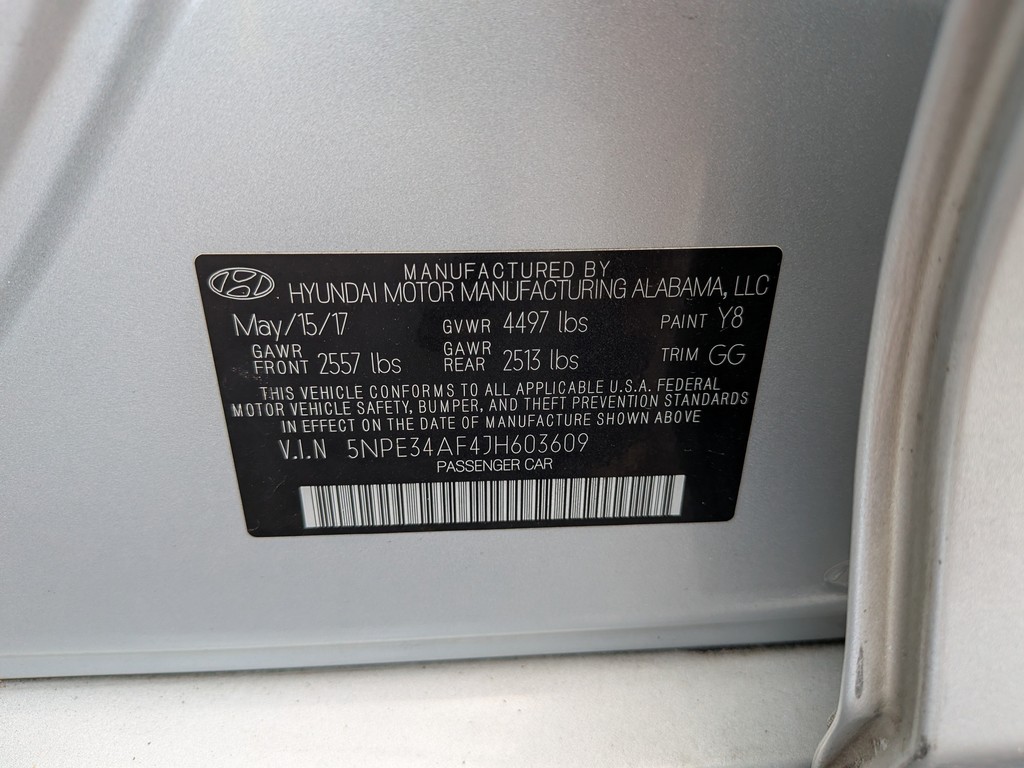 Hyundai Sonata Vehicle Full-screen Gallery Image 30