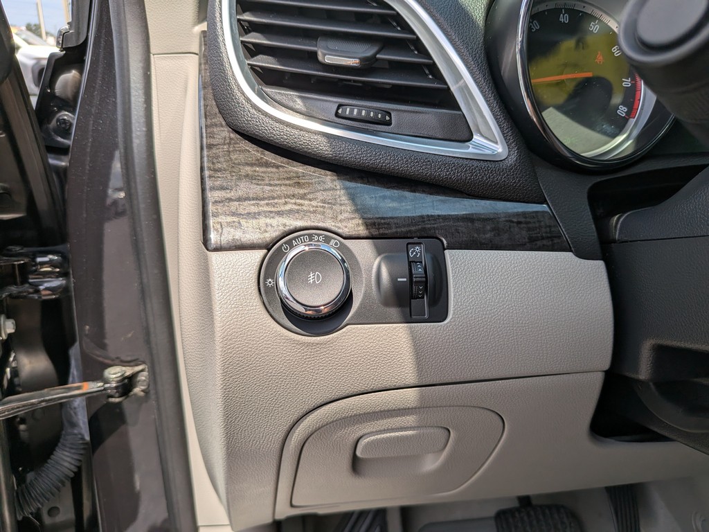 Buick Encore Vehicle Full-screen Gallery Image 25