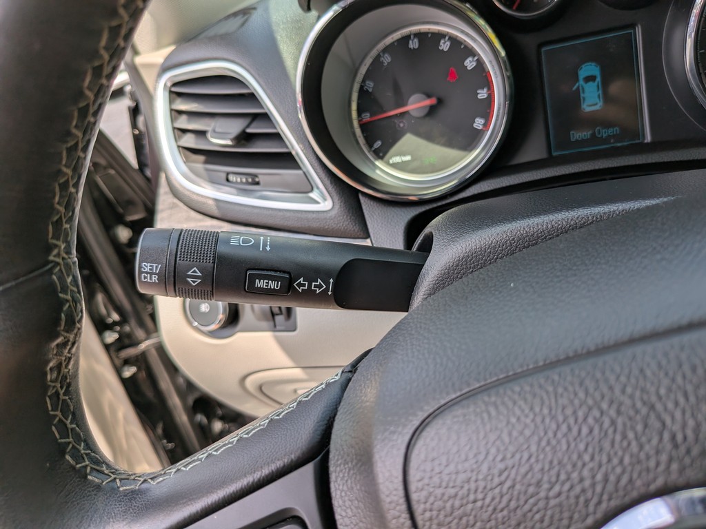 Buick Encore Vehicle Full-screen Gallery Image 29