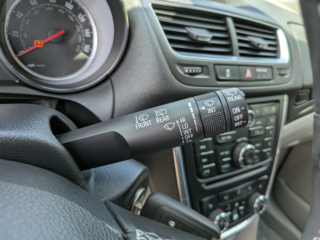 Buick Encore Vehicle Full-screen Gallery Image 30