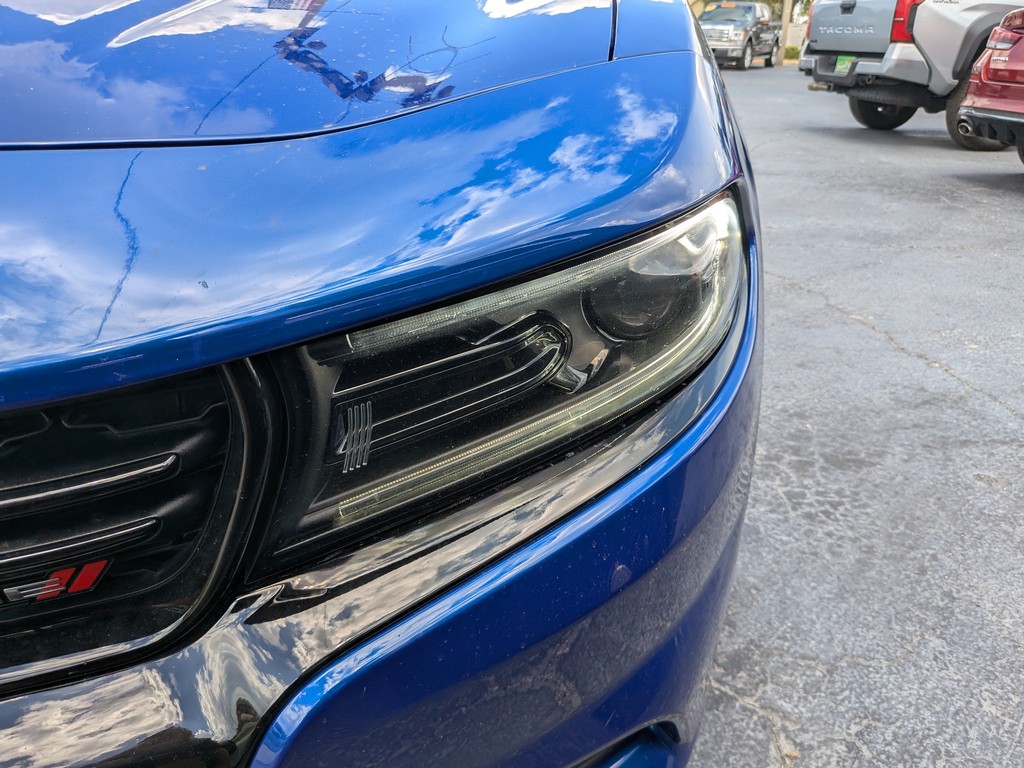 Dodge Charger Vehicle Full-screen Gallery Image 02