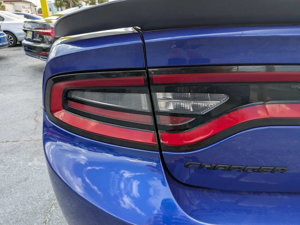 Dodge Charger Vehicle Full-screen Gallery Image 03