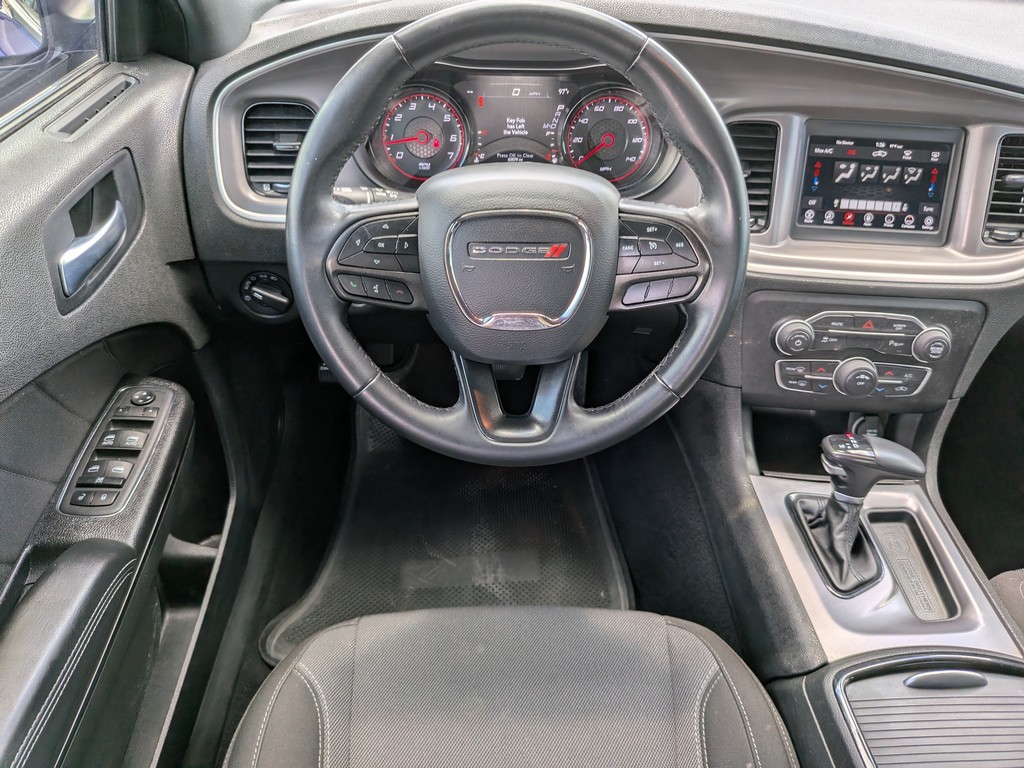 Dodge Charger Vehicle Full-screen Gallery Image 08