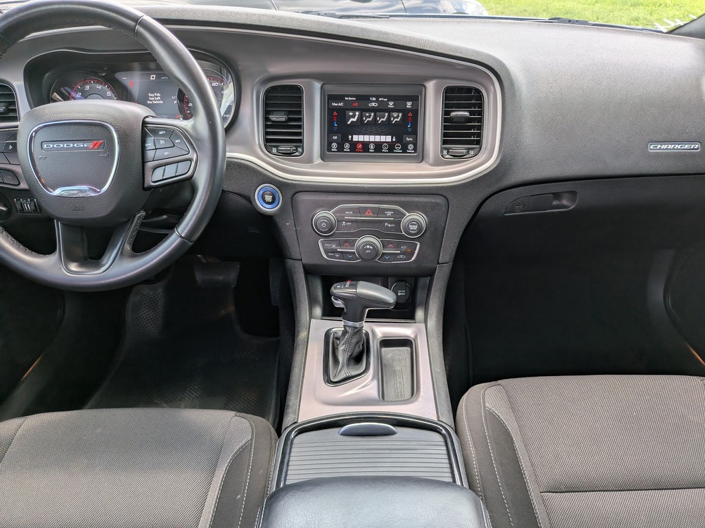 Dodge Charger Vehicle Full-screen Gallery Image 09