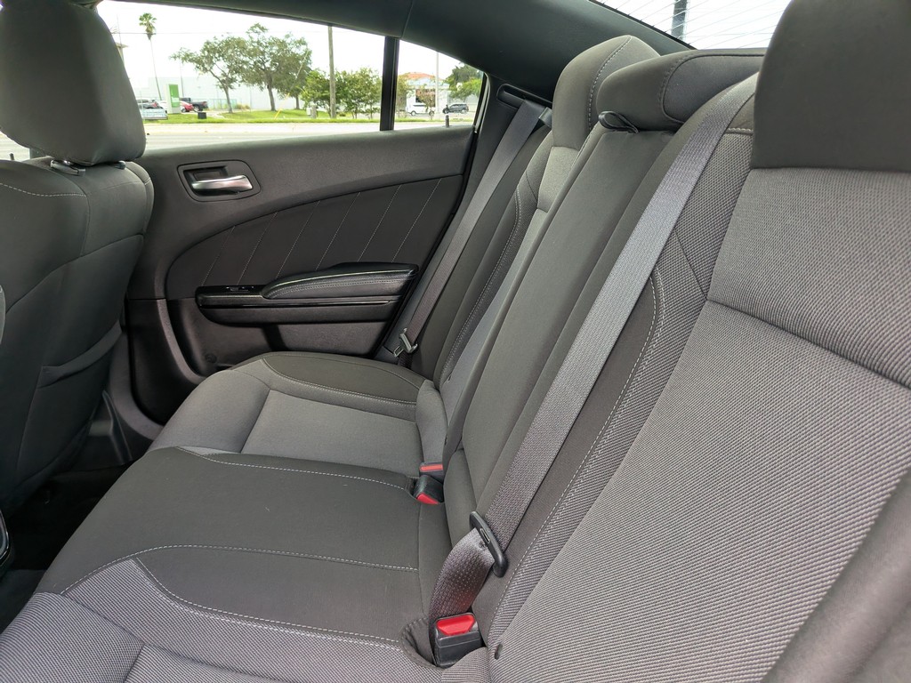 Dodge Charger Vehicle Full-screen Gallery Image 11