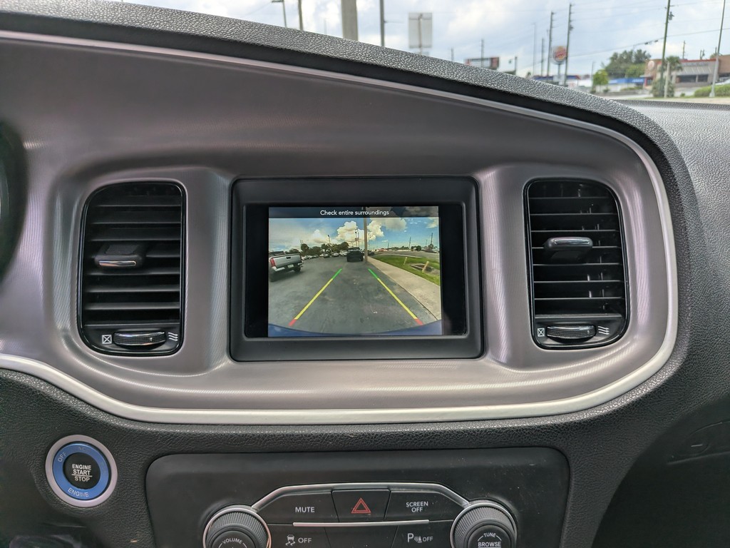 Dodge Charger Vehicle Full-screen Gallery Image 16