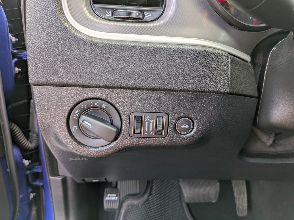 Dodge Charger Vehicle Full-screen Gallery Image 20