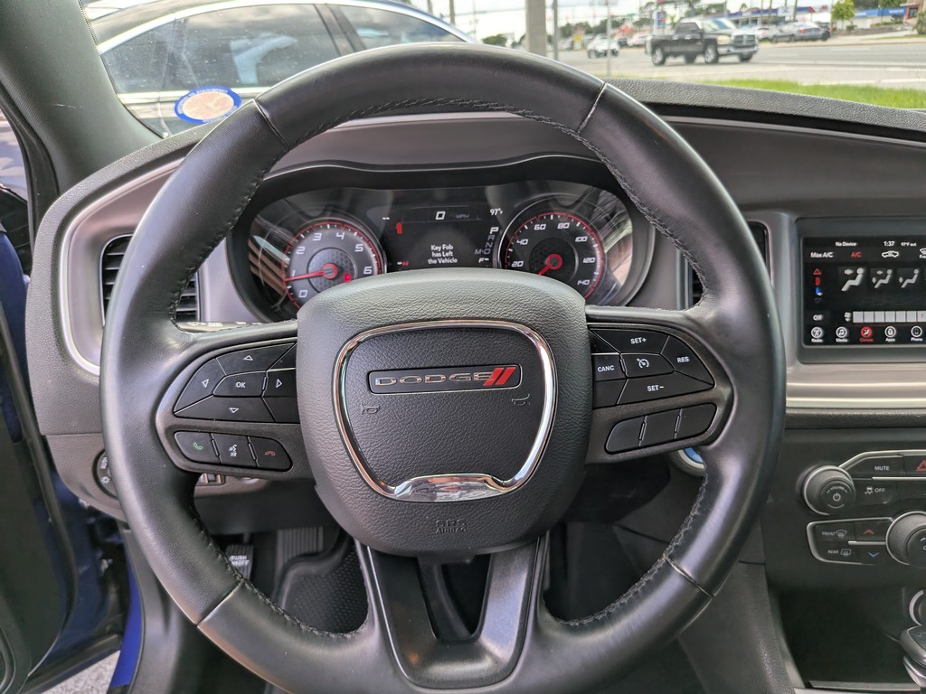 Dodge Charger Vehicle Full-screen Gallery Image 21