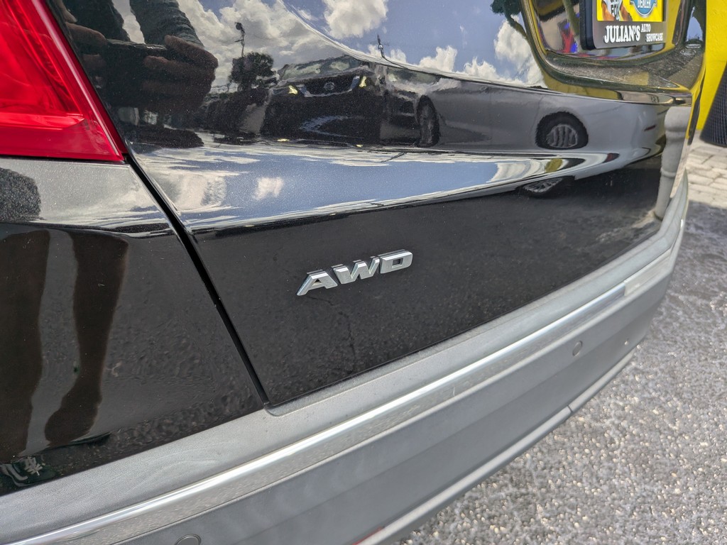 Cadillac XT5 Vehicle Full-screen Gallery Image 08