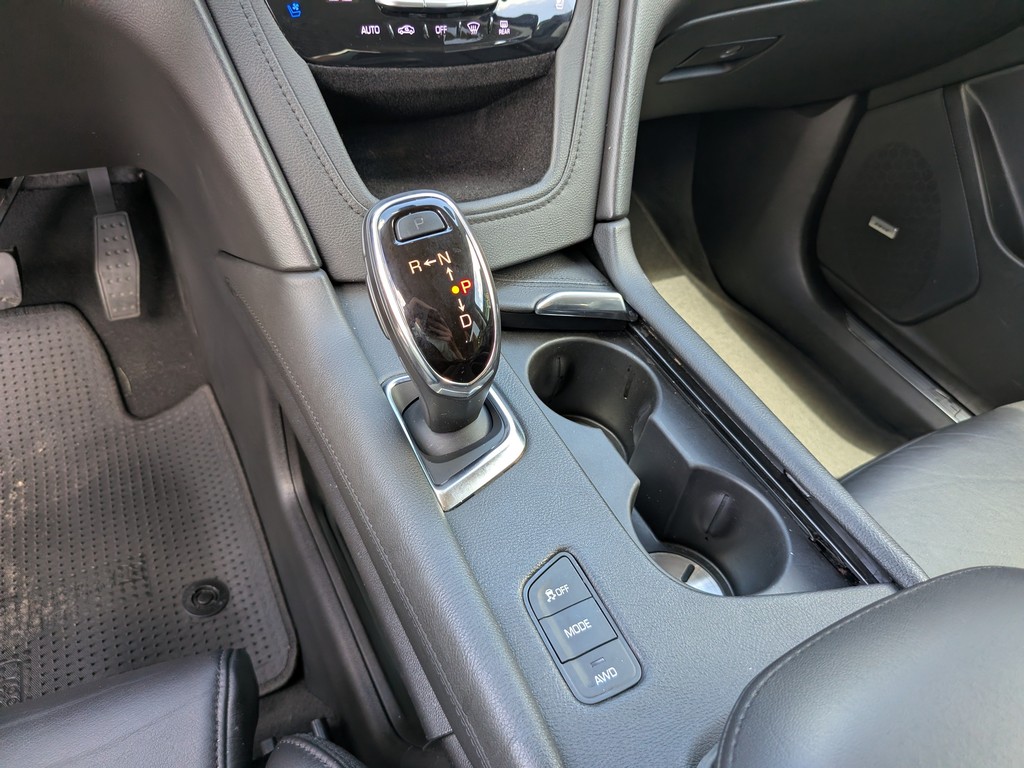 Cadillac XT5 Vehicle Full-screen Gallery Image 24