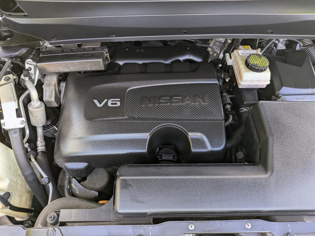 Nissan Pathfinder Vehicle Full-screen Gallery Image 11