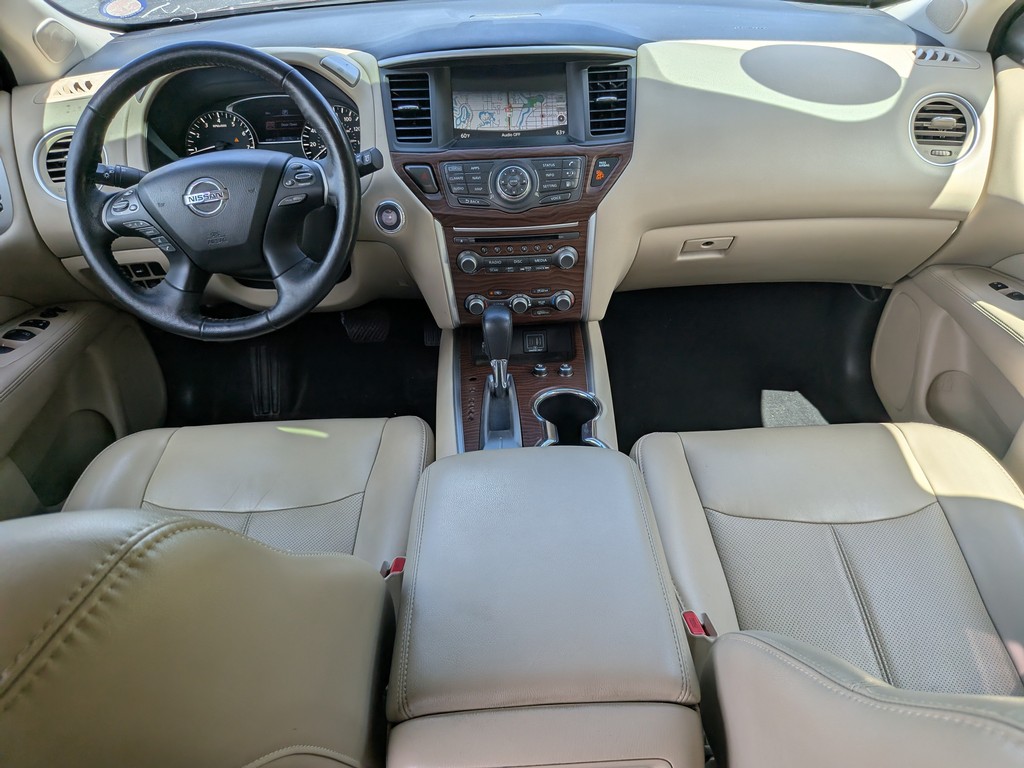 Nissan Pathfinder Vehicle Full-screen Gallery Image 13