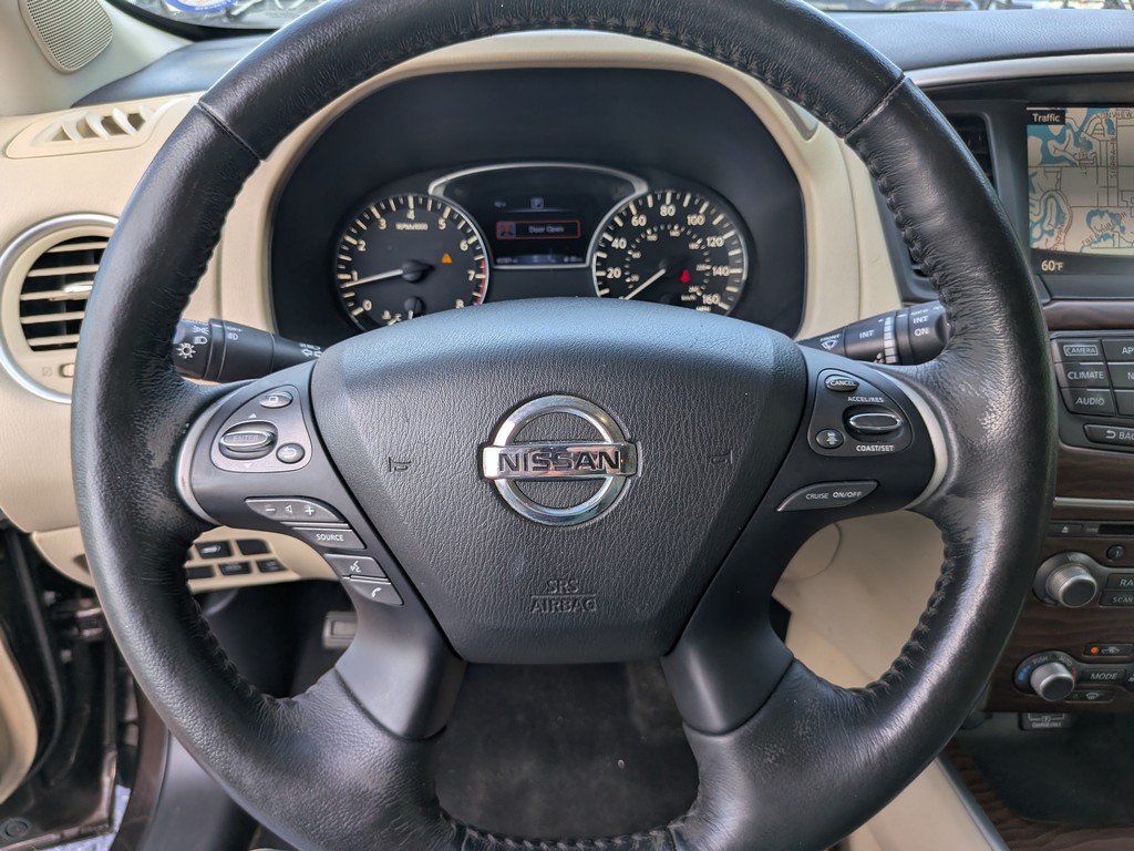 Nissan Pathfinder Vehicle Full-screen Gallery Image 31