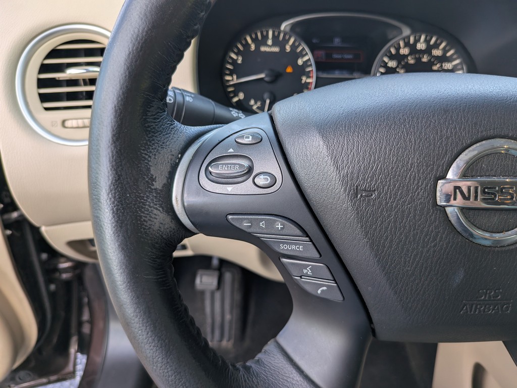 Nissan Pathfinder Vehicle Full-screen Gallery Image 32