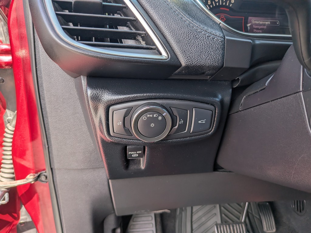 Lincoln MKX Vehicle Full-screen Gallery Image 26