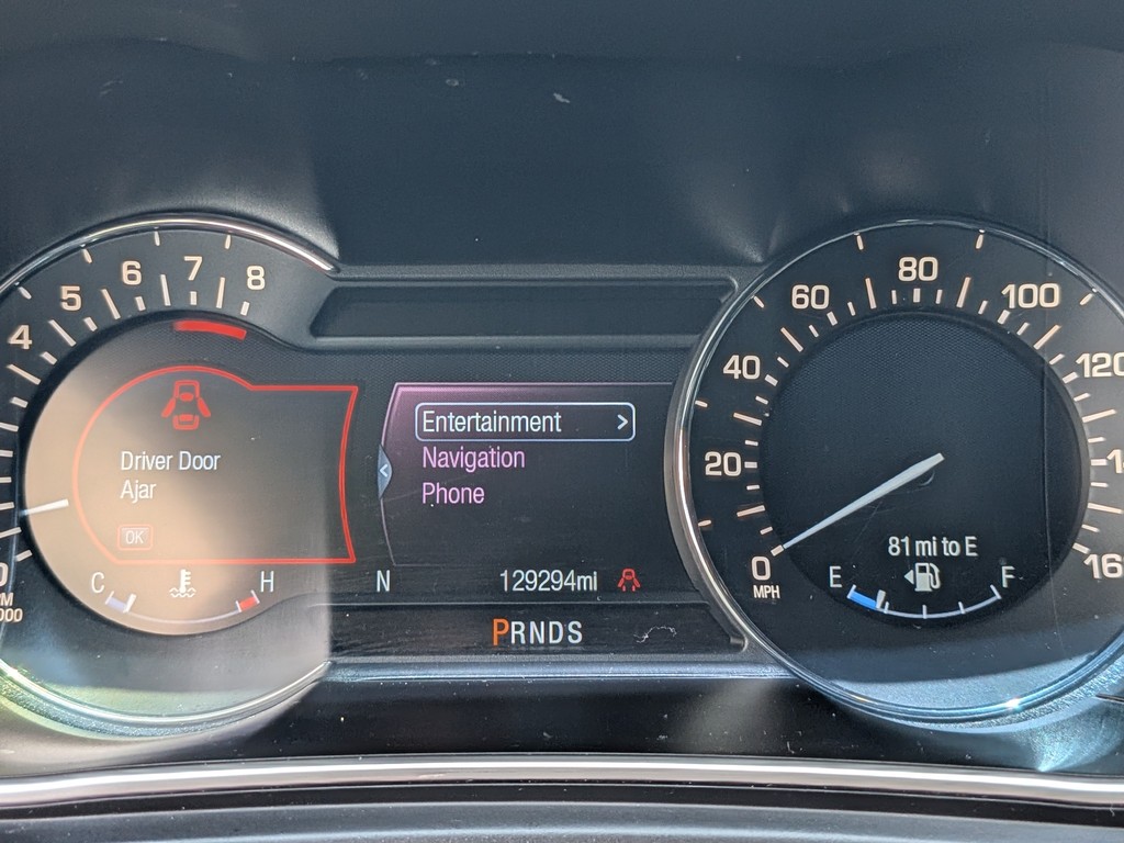 Lincoln MKX Vehicle Full-screen Gallery Image 33