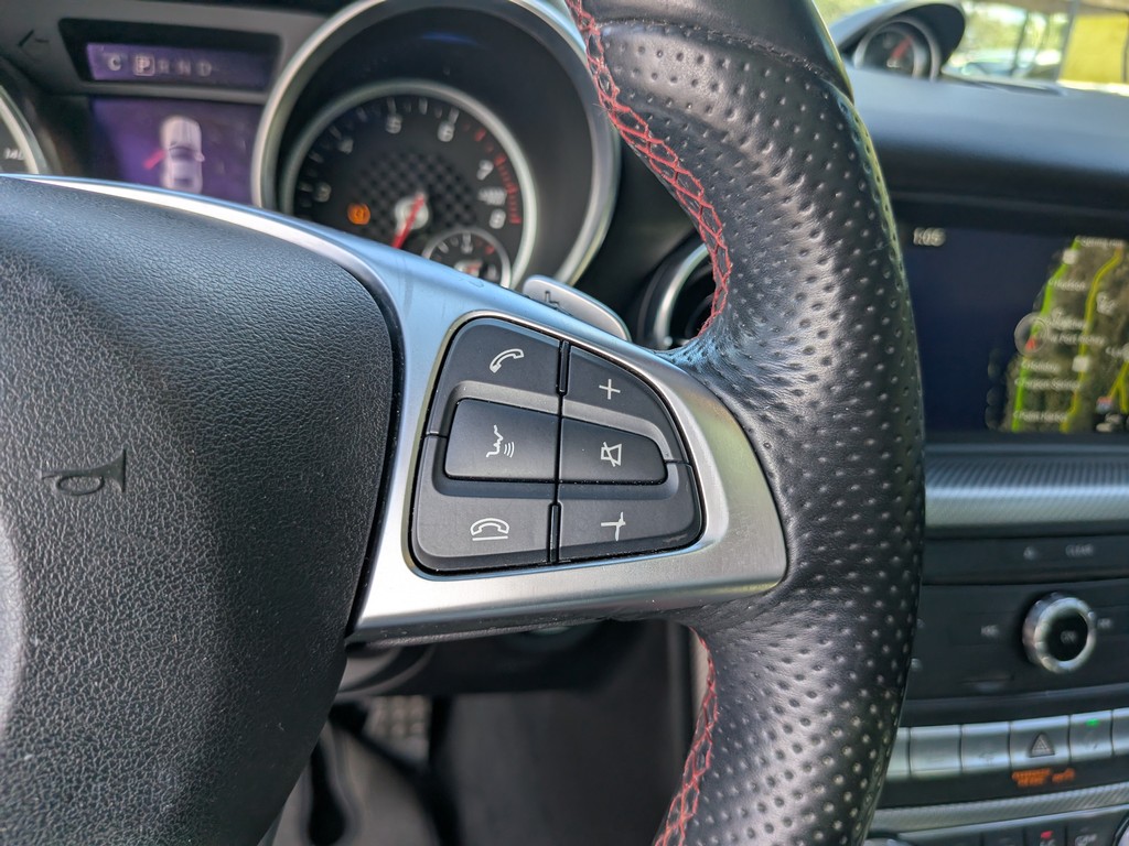 Mercedes-Benz SLC Vehicle Full-screen Gallery Image 27