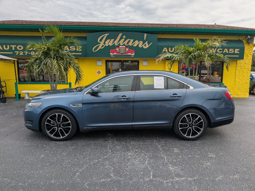 Ford Taurus Vehicle Full-screen Gallery Image 02