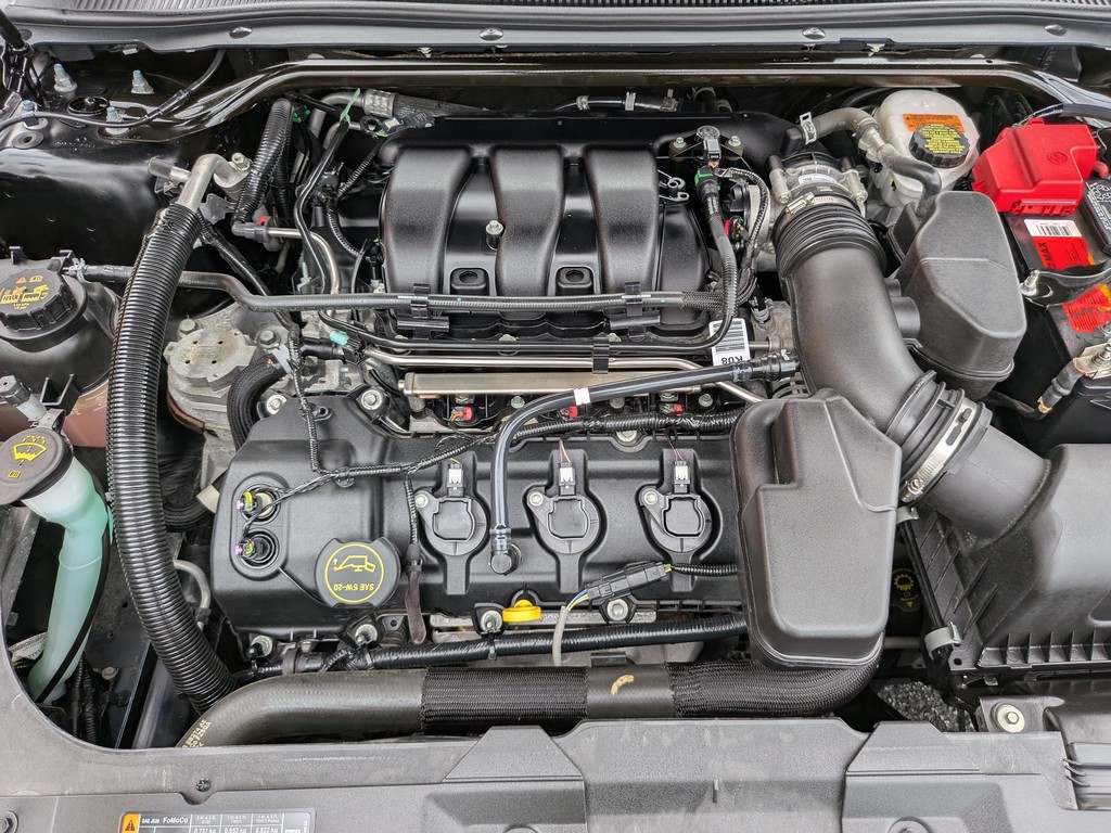 Ford Taurus Vehicle Full-screen Gallery Image 09