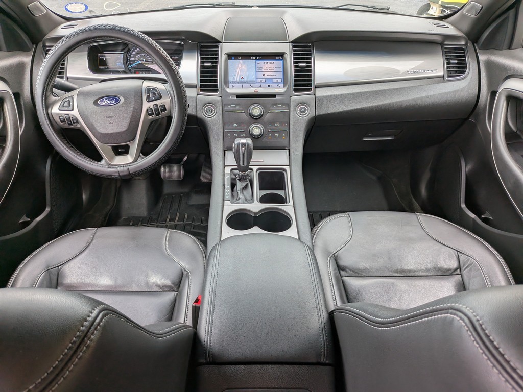 Ford Taurus Vehicle Full-screen Gallery Image 11