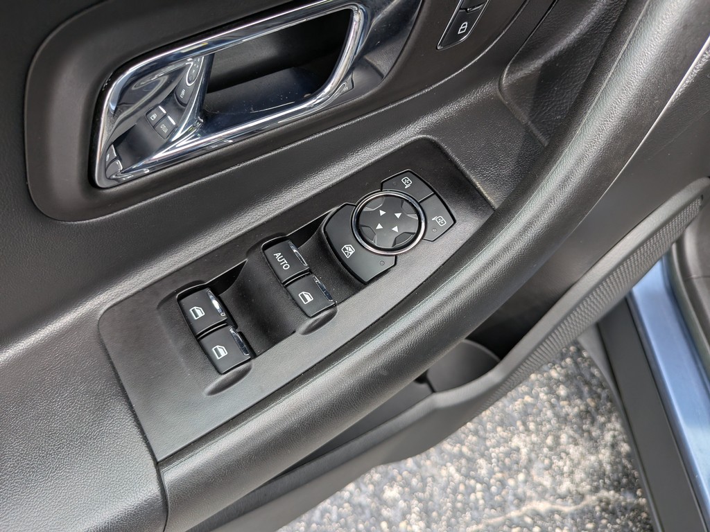 Ford Taurus Vehicle Full-screen Gallery Image 16