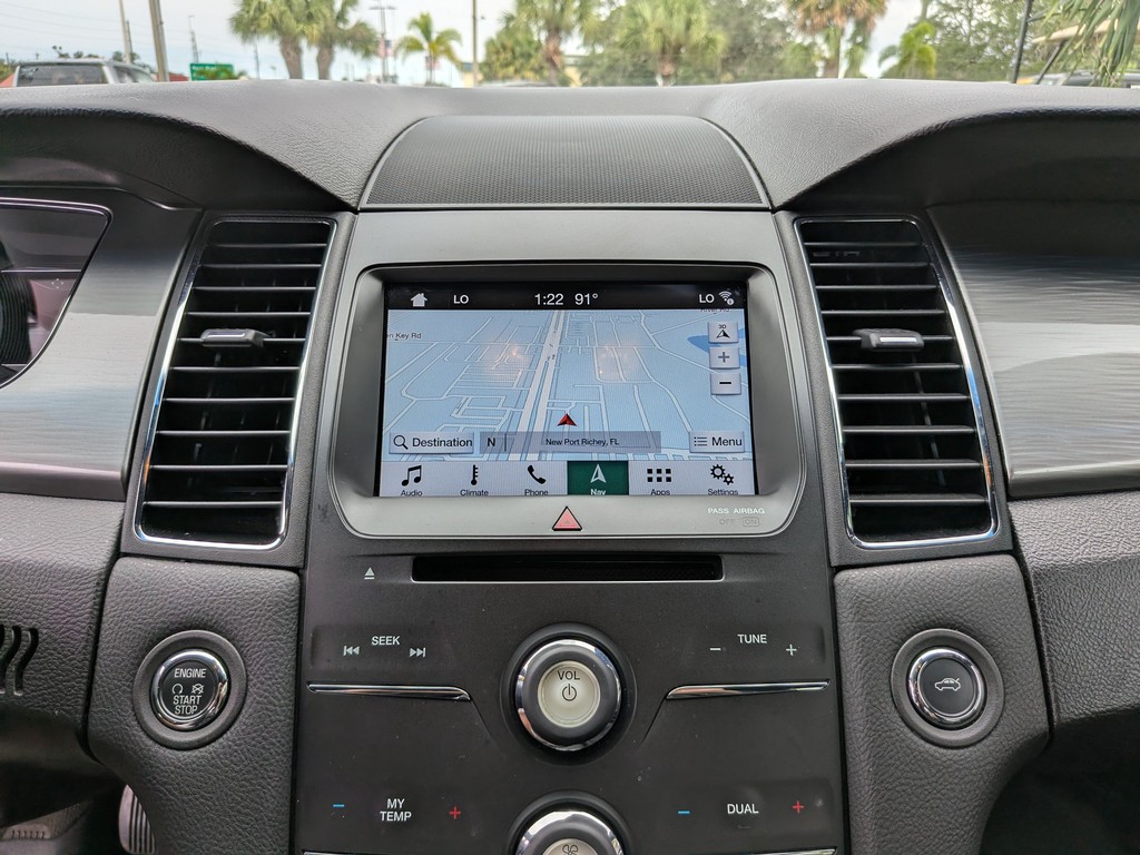 Ford Taurus Vehicle Full-screen Gallery Image 20