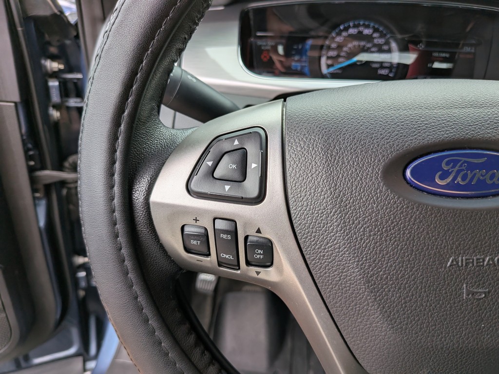 Ford Taurus Vehicle Full-screen Gallery Image 27