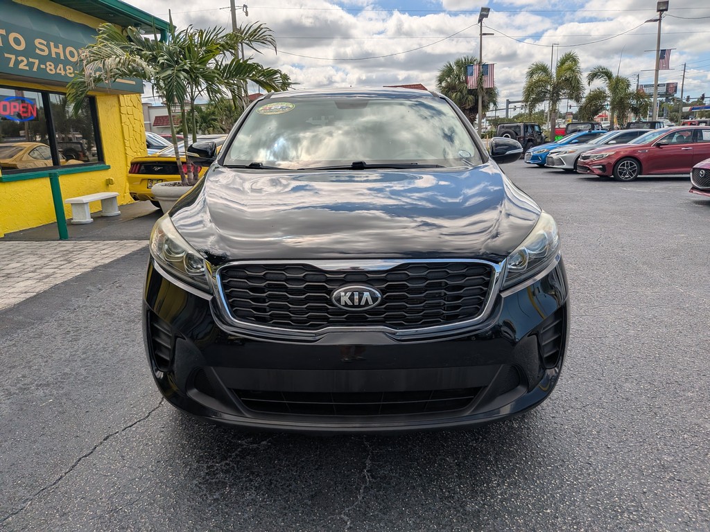 Kia Sorento Vehicle Full-screen Gallery Image 05