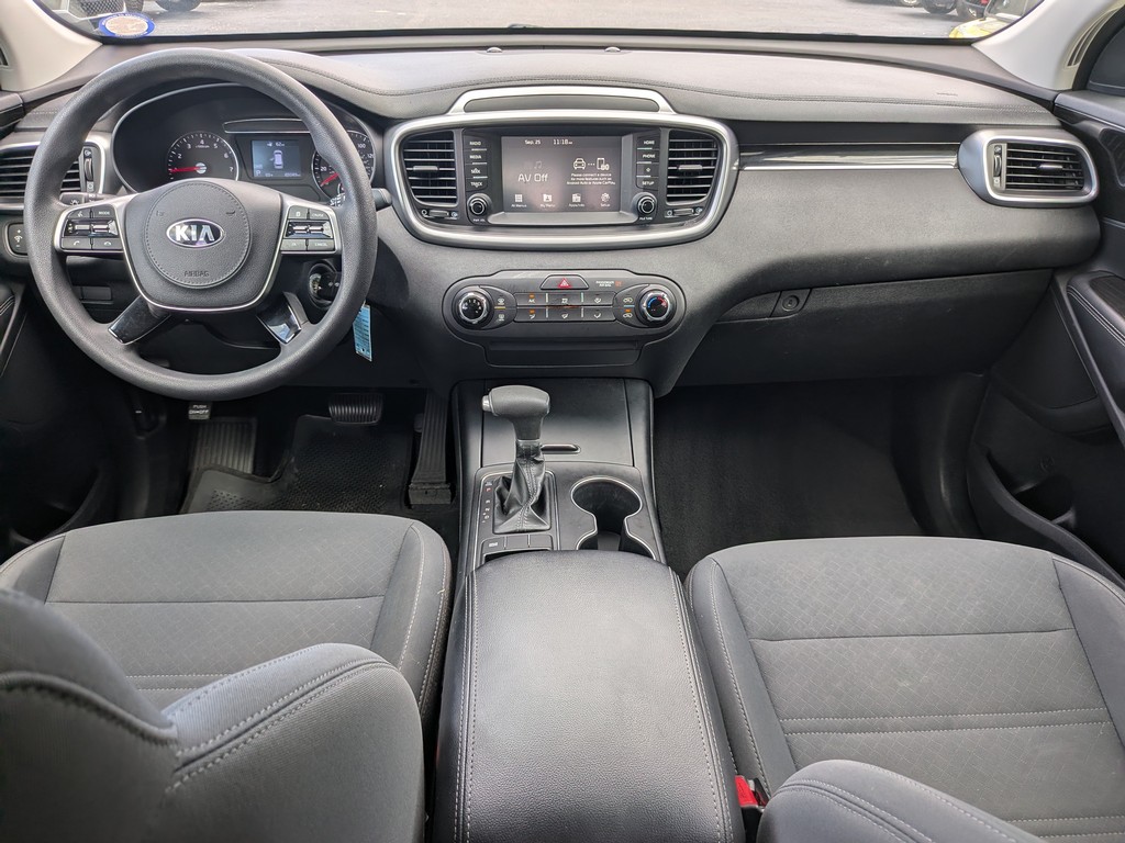 Kia Sorento Vehicle Full-screen Gallery Image 10