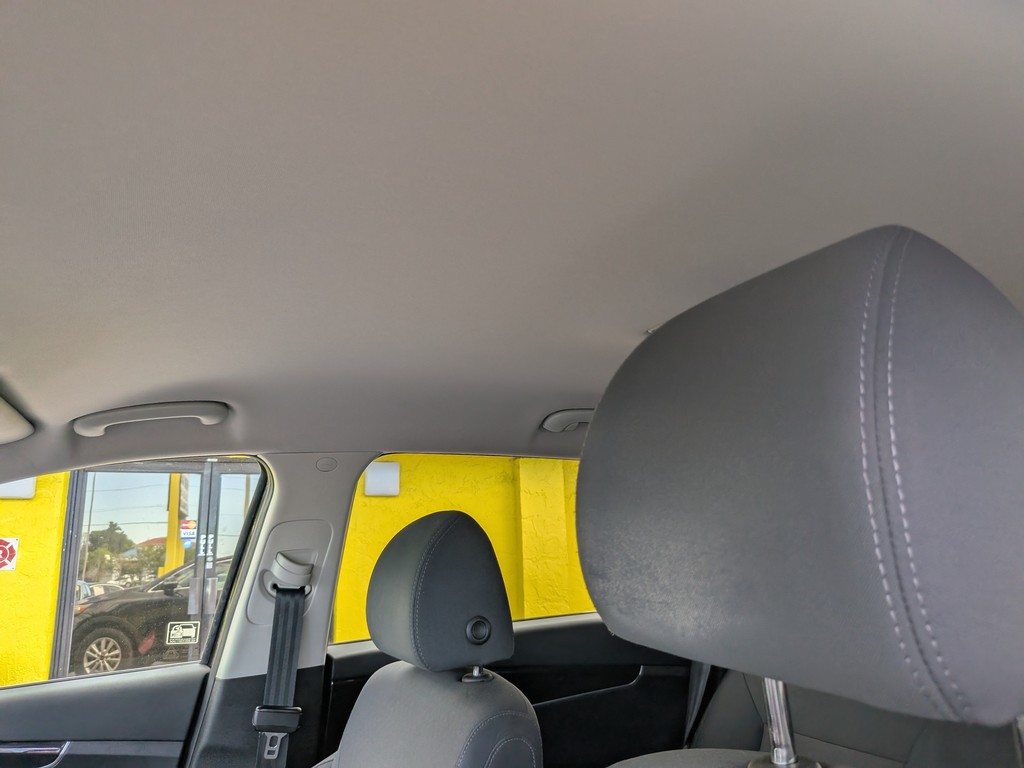 Kia Sorento Vehicle Full-screen Gallery Image 18
