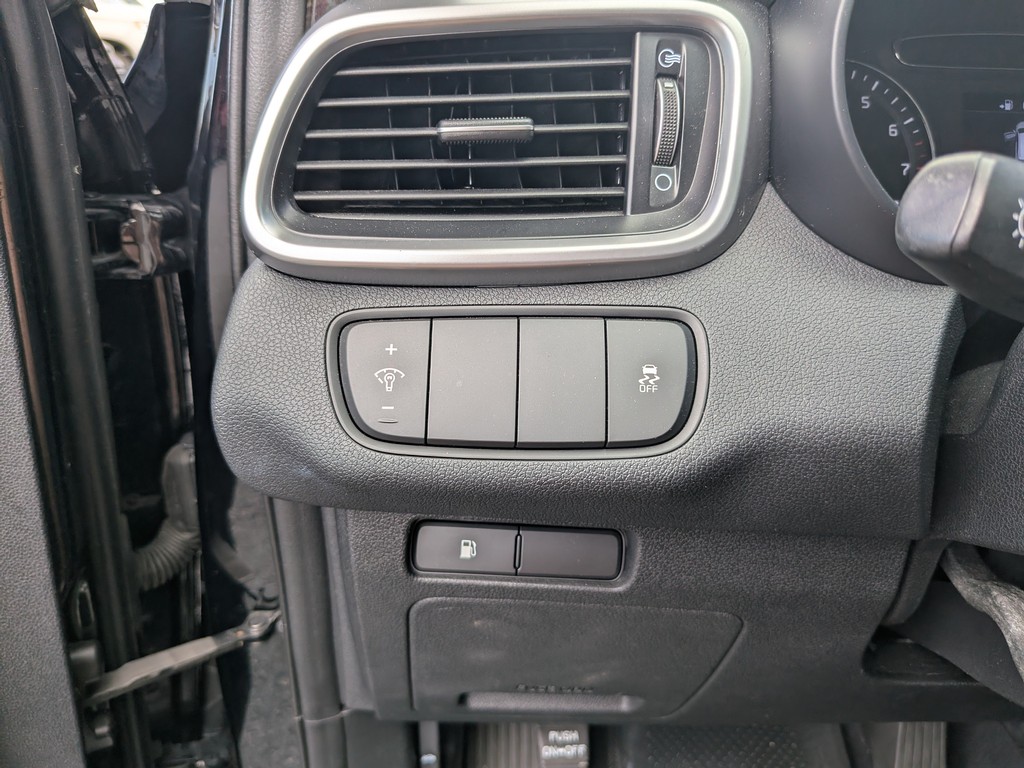Kia Sorento Vehicle Full-screen Gallery Image 22