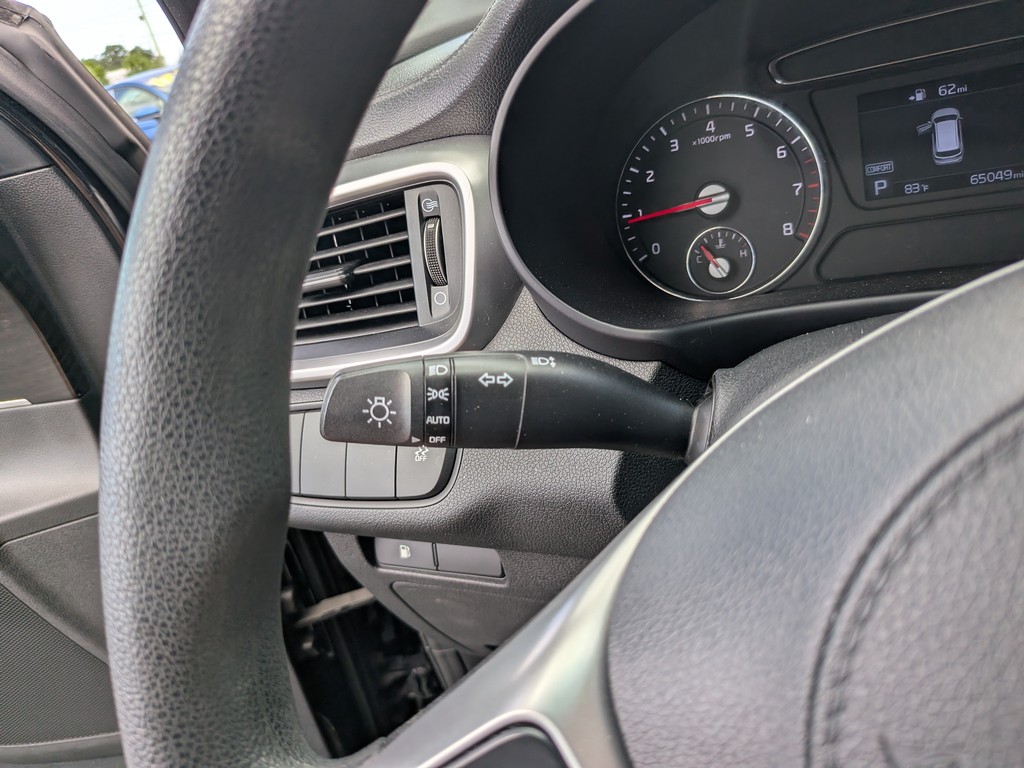 Kia Sorento Vehicle Full-screen Gallery Image 26